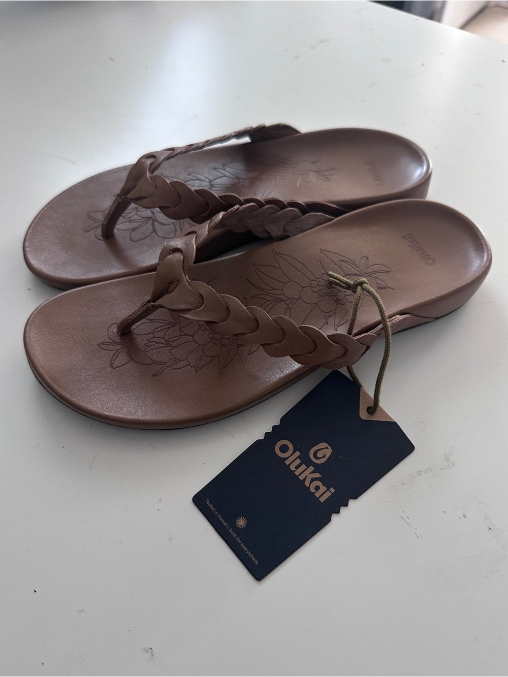 OluKai Lei braided brown tan leather flip flops sandals size 7
